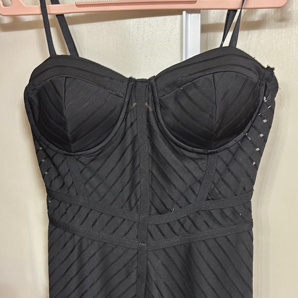 Iris Black Bodycon Mini Dress Sweetheart Neckline
